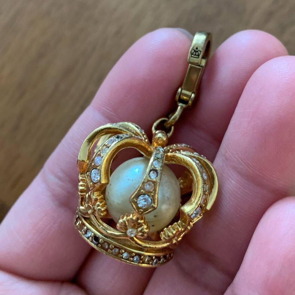 AUTHENTIC JUICY COUTURE RARE CROWN PEARL DOME CHARM BRACELET